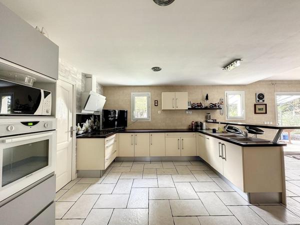 Nord de Bordeaux, magnifique maison récente sur terrain clos