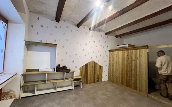 Maison à vendre    5 pièces •  Largentière