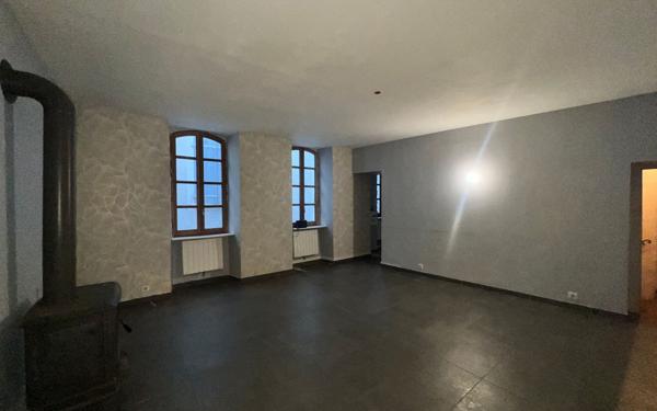 Maison à vendre    5 pièces •  Largentière