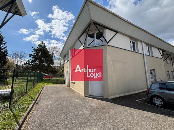 Bureaux à louer 102 m² à Eybens zone des Ruires