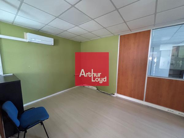 Bureaux à louer 102 m² à Eybens zone des Ruires