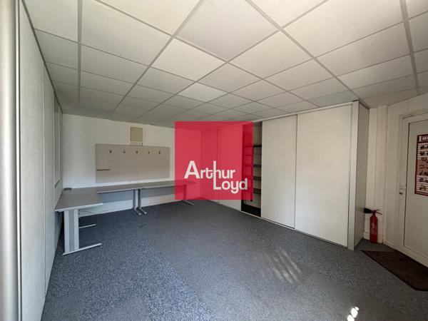 Bureaux à louer 102 m² à Eybens zone des Ruires