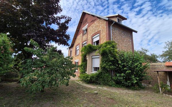 Maison à vendre    8 pièces • 150 m2 Oissel