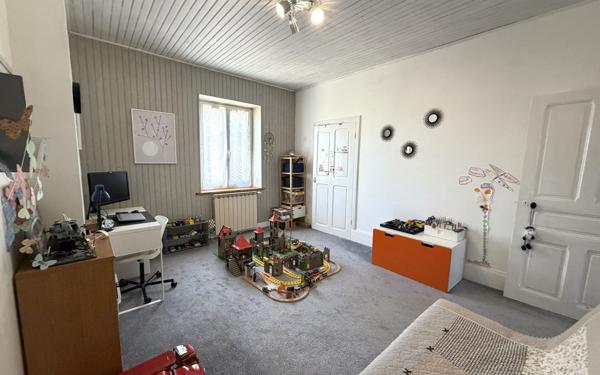 Maison à vendre    5 pièces •  Montoison