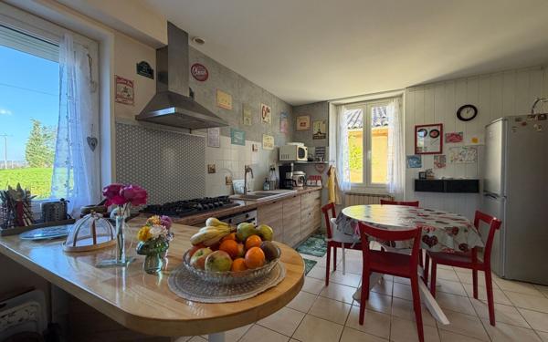 Maison à vendre    5 pièces •  Montoison