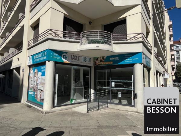 A louer LOCAL 115 m² rue Marcel Porte proche place Gustave Rivet