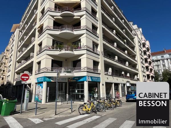 A louer LOCAL 115 m² rue Marcel Porte proche place Gustave Rivet