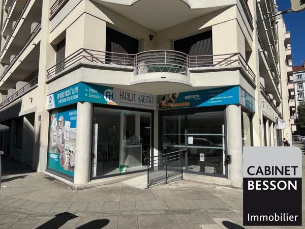 A louer LOCAL 115 m² rue Marcel Porte proche place Gustave Rivet