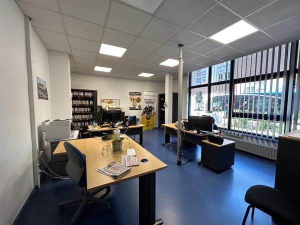 Location bureau 170 m2 à Saint-Nazaire proche gare avec grande vitrine