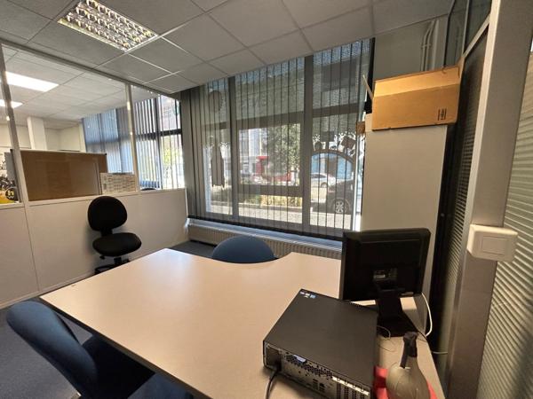 Location bureau 170 m2 à Saint-Nazaire proche gare avec grande vitrine