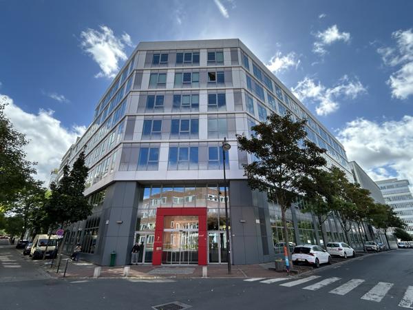Bureaux à louer à Rueil-Malmaison accès transports et grande luminosité
