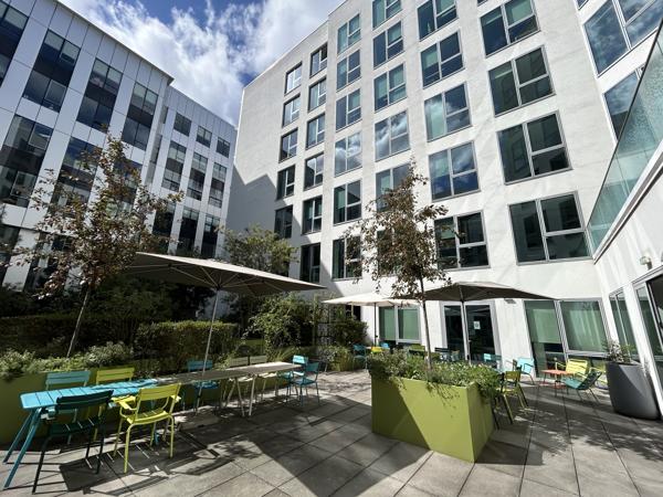 Bureaux à louer à Rueil-Malmaison accès transports et grande luminosité