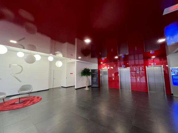 Bureaux à louer à Rueil-Malmaison accès transports et grande luminosité