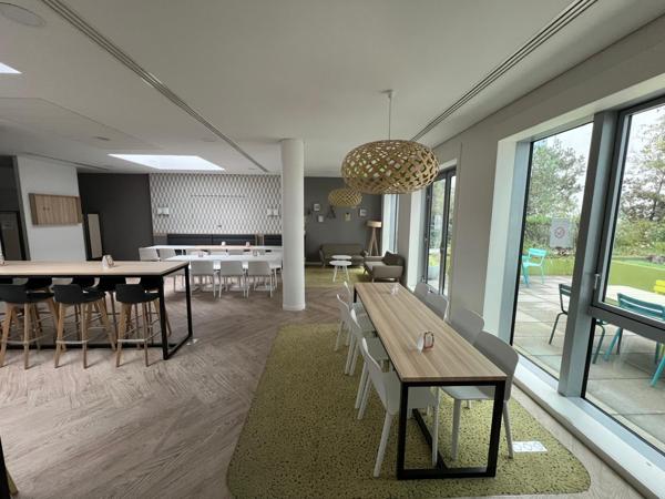 Bureaux à louer à Rueil-Malmaison accès transports et grande luminosité