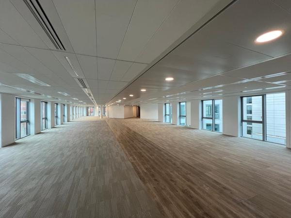 Bureaux à louer à Rueil-Malmaison accès transports et grande luminosité