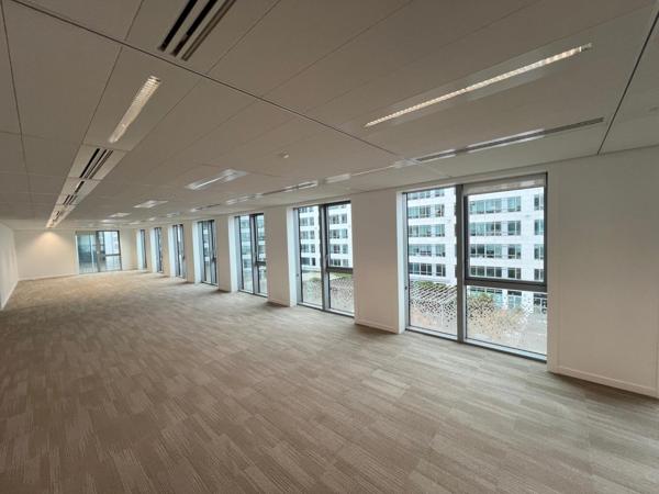 Bureaux à louer à Rueil-Malmaison accès transports et grande luminosité