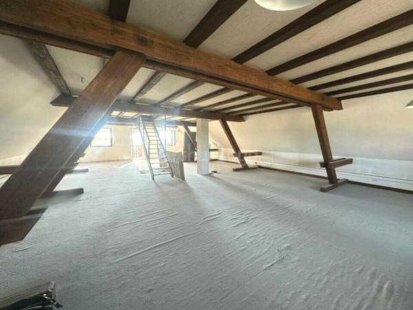 BUREAUX à LOUER de 151 m²