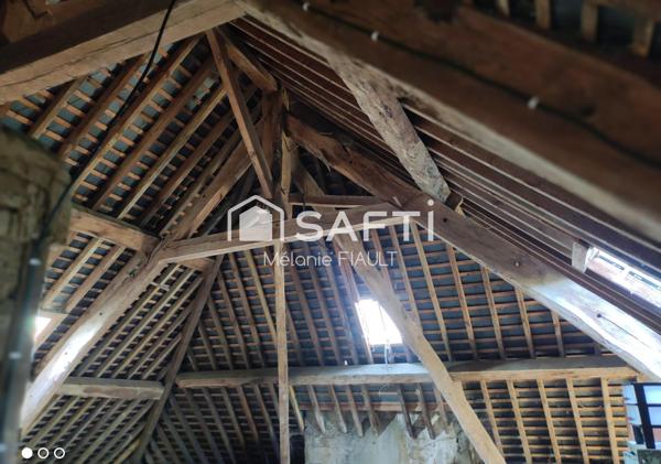 Charmante propriété d'habitation de 173m² et d'une dépendance de 65m² en pierre, implantée sur un terrain de 4370 m².