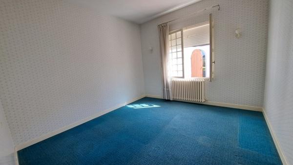 Maison à vendre 254 800 € Saint-Seurin-sur-l'Isle 7 p 224 m² DPE D