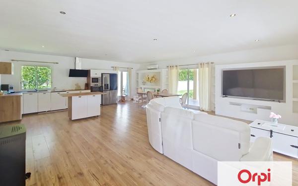 Maison à vendre    4 pièces •  Terrasson-Lavilledieu