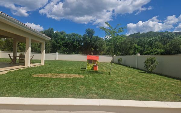 Maison à vendre    4 pièces •  Terrasson-Lavilledieu