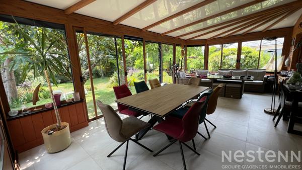 Maison spacieuse avec piscine et studio indépendant, à proximité d'Auray