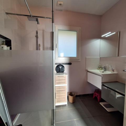 Pavillon plain pied , 4 chambres .