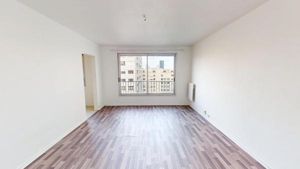 JEAN MACÉ T1 30m² en très bon état, étage élevé