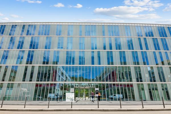 Bureaux à louer à Lyon 9ème dans immeuble récent avec certification THPE