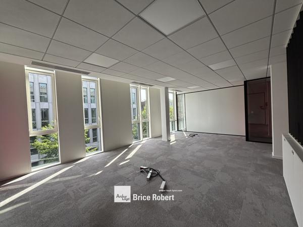 Bureaux à louer à Lyon 9ème dans immeuble récent avec certification THPE