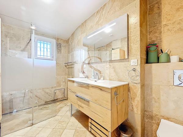 Maison à vendre 10 pièces de 247 m²