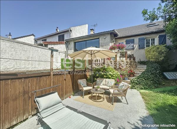 Maison avec piscine situé à Morangis secteur calme et recherché, proche des axes routier, 5 chambres, maison familiale