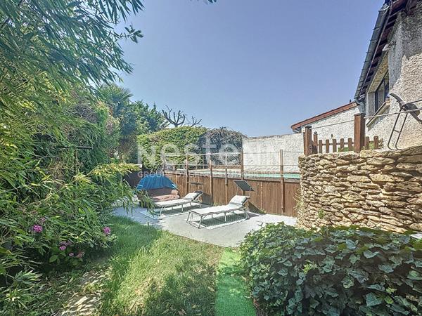 Maison avec piscine situé à Morangis secteur calme et recherché, proche des axes routier, 5 chambres, maison familiale