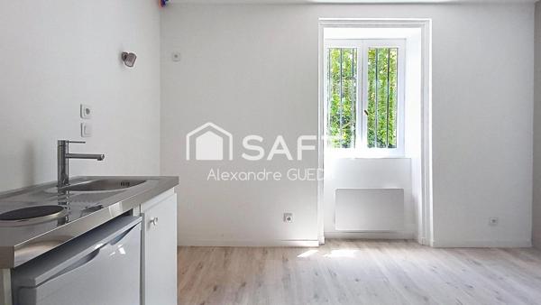 STUDIO REFAIT A NEUF AVEC STATIONNEMENT RESERVE