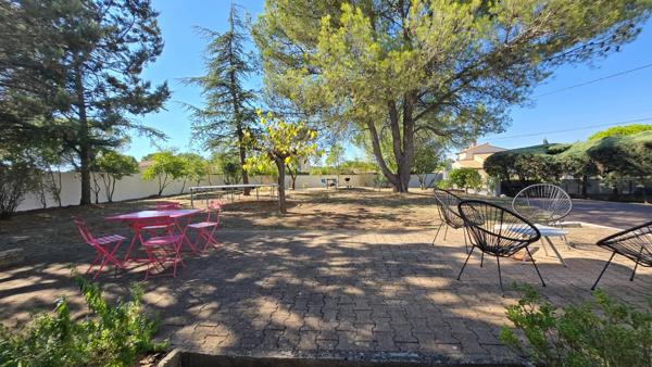Villa de 181 m² - terrain de 834m2 arboré piscinable à Saint-Drézéry