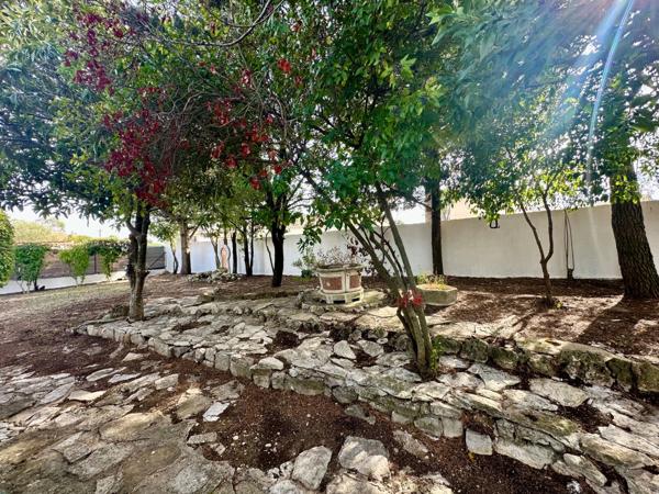 Villa de 181 m² - terrain de 834m2 arboré piscinable à Saint-Drézéry