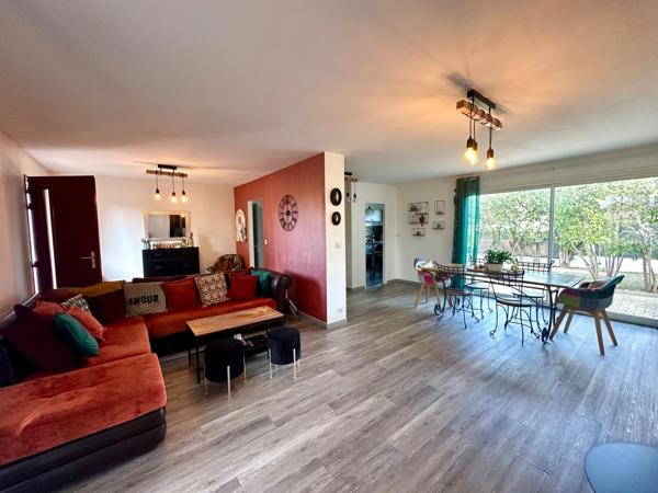 Villa de 181 m² - terrain de 834m2 arboré piscinable à Saint-Drézéry