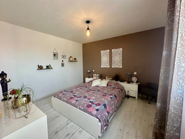 Villa de 181 m² - terrain de 834m2 arboré piscinable à Saint-Drézéry