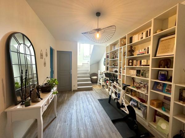 Villa de 181 m² - terrain de 834m2 arboré piscinable à Saint-Drézéry