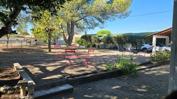 Villa de 181 m² - terrain de 834m2 arboré piscinable à Saint-Drézéry