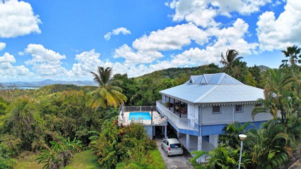 Villa F11 de 445 m2 PISCINE vue mer au Trois Ilets