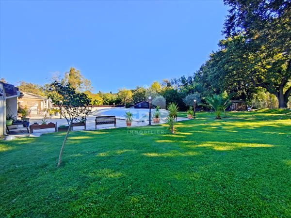 Les Pennes Mirabeau - 2 maisons T5 et T3 sur terrain 2000m2 avec piscine