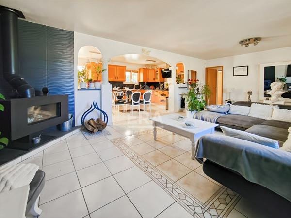 Les Pennes Mirabeau - 2 maisons T5 et T3 sur terrain 2000m2 avec piscine