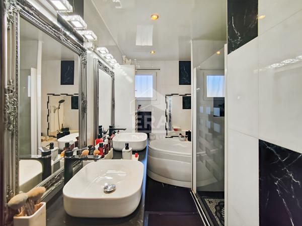 Les Pennes Mirabeau - 2 maisons T5 et T3 sur terrain 2000m2 avec piscine