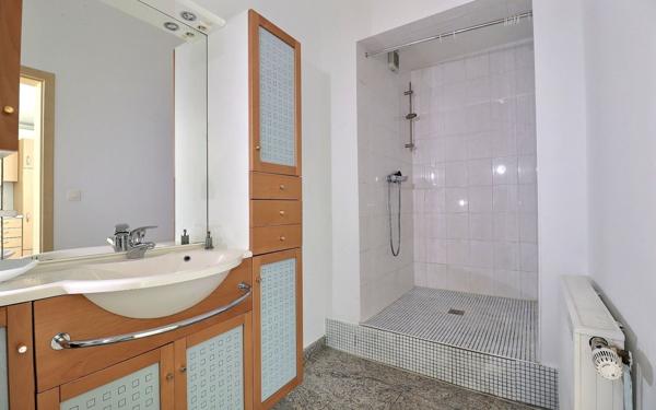 Immeuble à vendre    9 pièces •  Stiring-Wendel