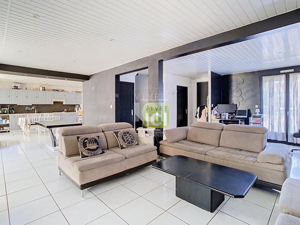 Maison familiale ? 5 chambres possibles, beaux volumes et jardin avec accès direct au parc