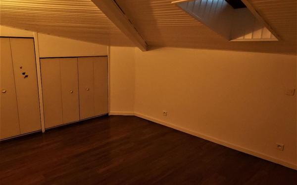 Maison à louer    3 pièces •  Bègles