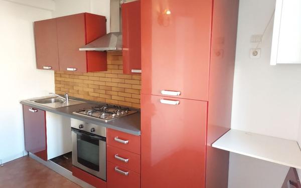 Maison à louer    3 pièces •  Bègles