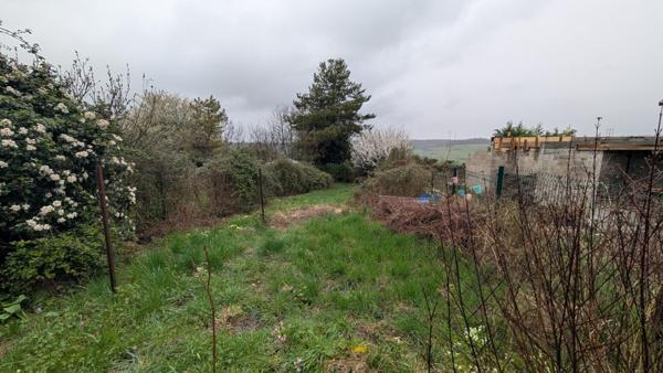 Terrain avec Garage et dependance