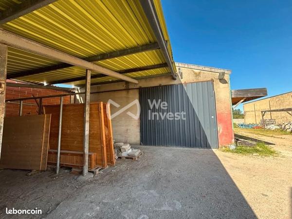 Entrepôt + 2 chalets sur terrain clos – Limoux